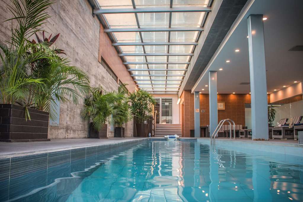 Casa Inn Premium Hotel Queretaro Miranda Facilidades foto The swimming pool at the hotel